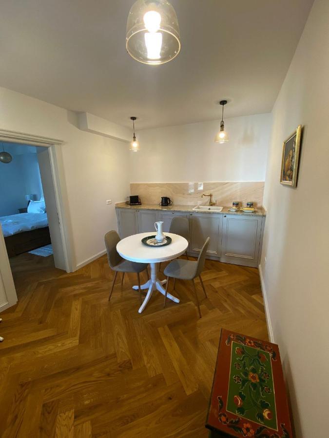 Augsburg Apart Piatra Neamţ Exterior foto